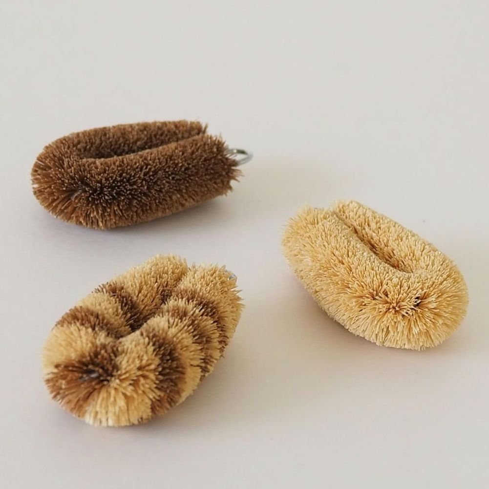 IPPINKA's tweet photo. Simple, durable, and naturally crafted, the Mini Natural Palm Tawashi is the perfect scrubber for precise, everyday cleaning.

https://t.co/N2Dl8ccR5y https://t.co/UO9lb9q7PV