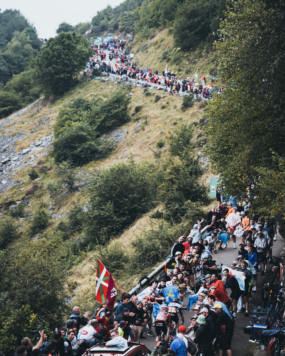 📸 PIC OF THE DAY | FOTO DEL DÍA 😍 

Powered by Plenitude | #LaVuelta25 
🪄 <a href="/cxcling/">Cxcling Creative Agency</a>