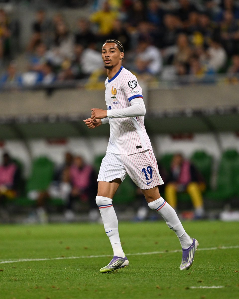 🔥 Tous les 𝐑𝐞́𝐦𝐨𝐢𝐬 ont chaud au cœur ce soir ❤️

🇫🇷 𝐇𝐮𝐠𝐨 avec les 𝐁𝐥𝐞𝐮𝐬... que c'est 𝑏𝑒𝑎𝑢 🥹

#TeamSDR