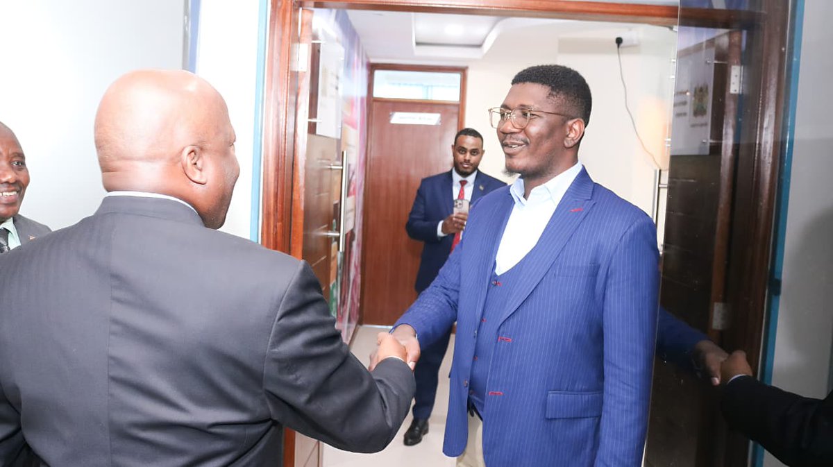 _ICGLR_'s tweet photo. 📌 On 5th September 2025, the ICGLR Executive Secretary @JoaoCaholo visited the ICGLR Youth Forum Secretariat in Nairobi, Kenya.

He was warmly received by Mr. Fikirini Jacobs Katoi Kahindi @fikirini_jacobs Principal Secretary, State Department for Youth and Creative Economy, together with Dr. Francis Kinyua Nderitu, Regional Coordinator of the Youth Forum Secretariat, and his team 👥.

🤝 Their discussions focused on:

🌍 Regional youth initiatives and their effective implementation;
🔎 Demonstrating the critical role of the Regional Youth Forum Secretariat by identifying challenges at both regional and national levels;
🚀 Positioning the Regional Youth Forum Secretariat as a strategic actor to change the narrative and unlock youth potential;
🇰🇪 Fostering patriotism and civic values among young people.

✨ The visit reaffirmed the commitment to empowering youth as a driving force for peace, security, and development in the Great Lakes Region.