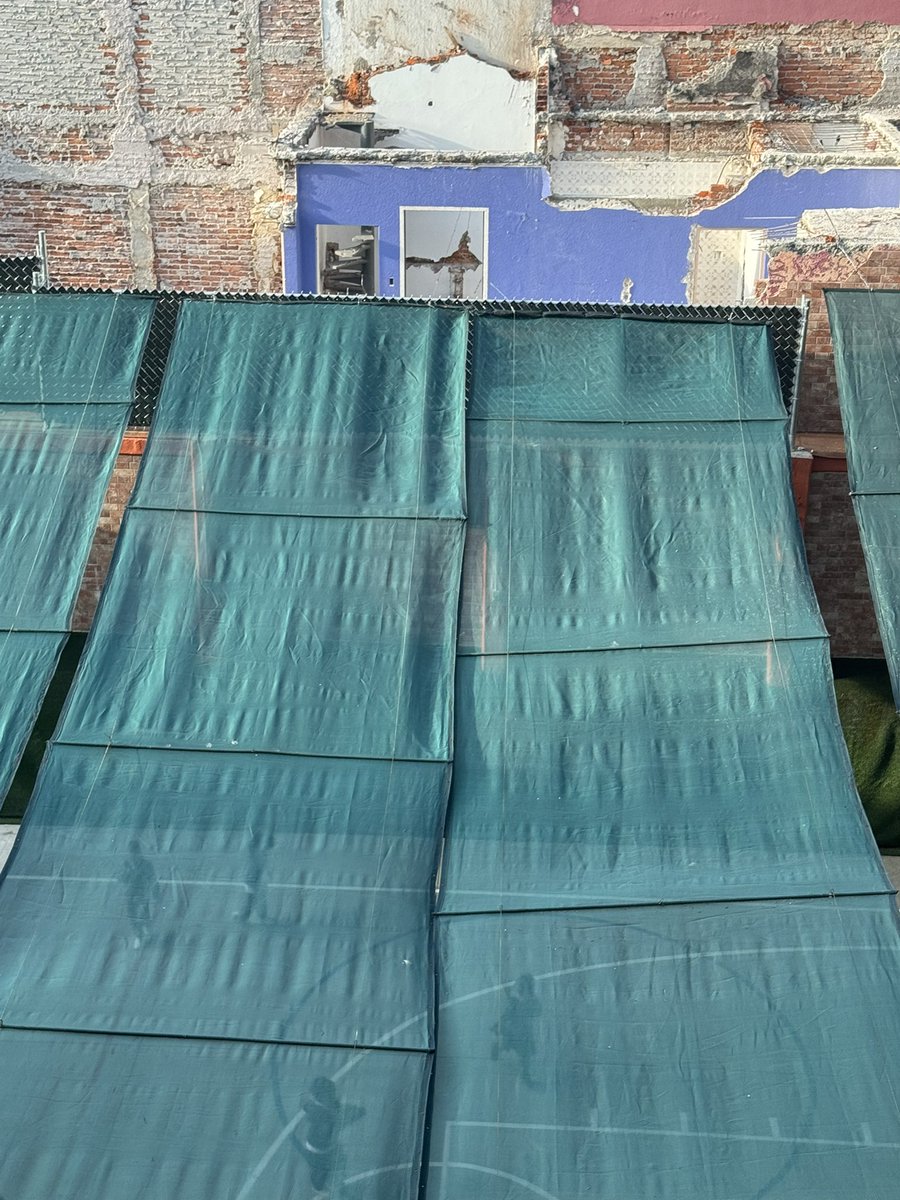 ¿Qué están esperando, otra tragedia de aniversario #ColegioRebsamen #sept19 ?
<a href="/ityc_oficial/">ityc_oficial</a> demoliendo una casa a menos de un par de metros de niños en el patio, ¿en serio?

¡Cuiden a esos niños, a sus hijos #PORFAVOR !

<a href="/SEP_mx/">SEP México</a> <a href="/GobCDMX/">Gobierno de la Ciudad de México</a> #padresdefamilia 
 #URGENTE #PorFavor #SEP