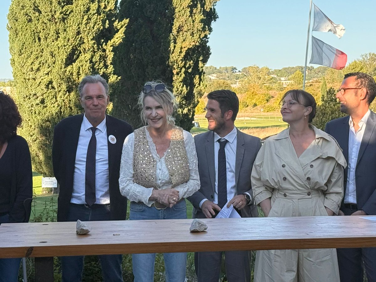 Un bonheur d'être entre amis pour cette rentrée de #CapSurLavenir autour de <a href="/RenaudMuselier/">Renaud Muselier</a> !