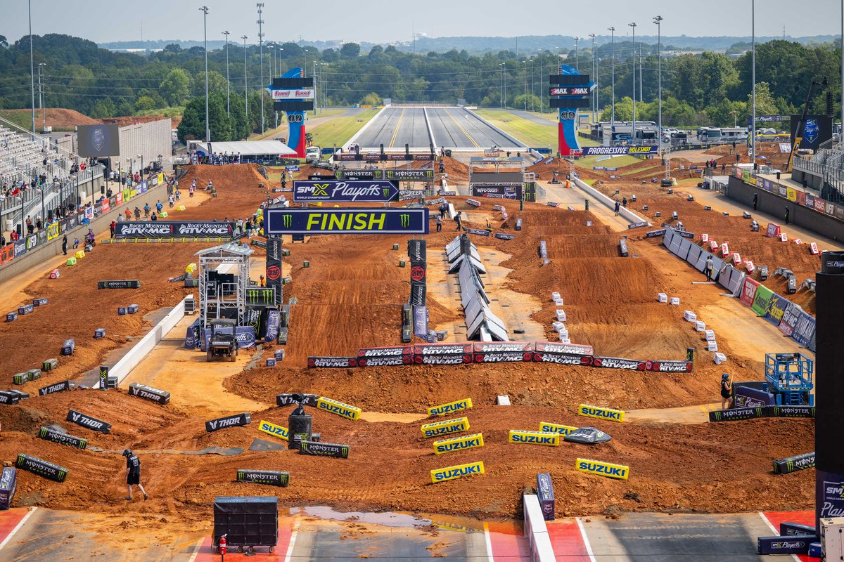 Telephoto or wide lens⁉️ 

2 perspectives ➡️ same spot @zmaxdragway 

📸 <a href="/align/">gabe</a>.with.us <a href="/supermotocross/">SuperMotocross</a> #SMX