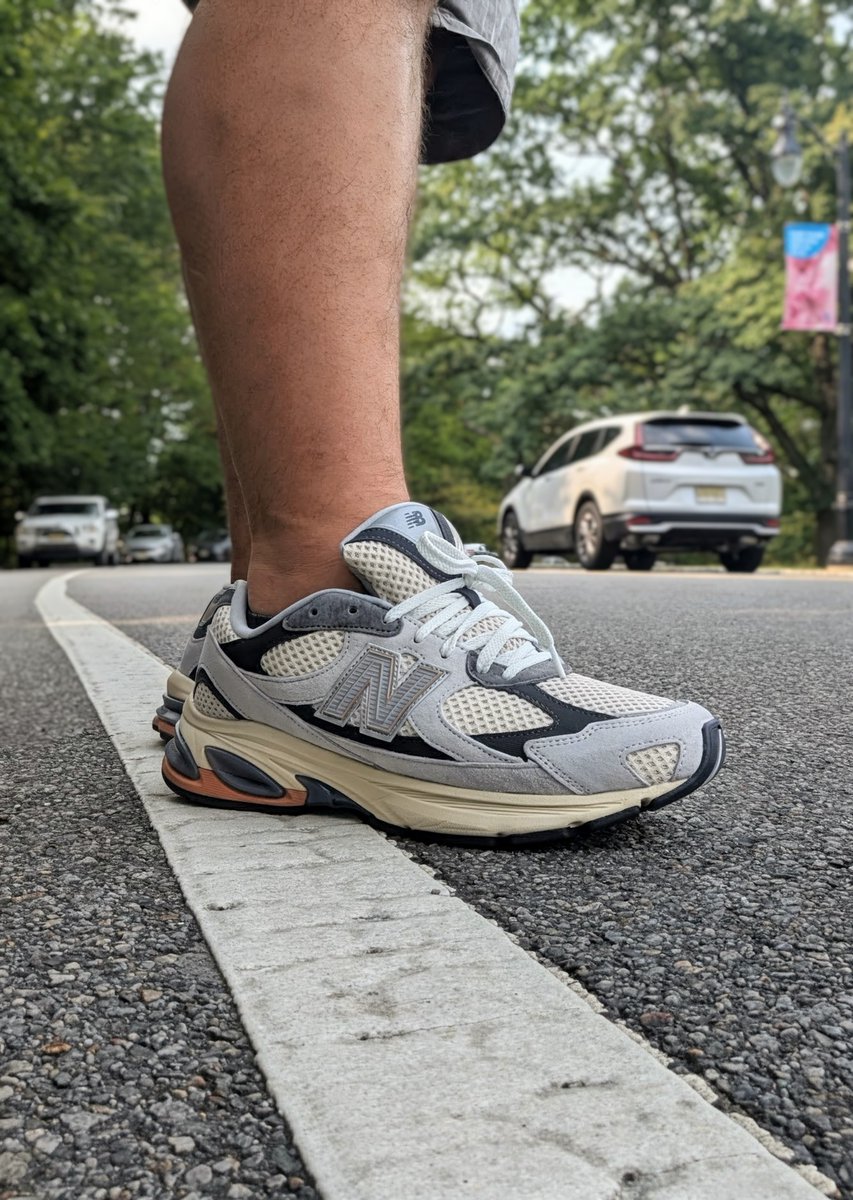 #KOTD 
NB ABZORB 2010 
"BRIGHTON GREY with LINEN"