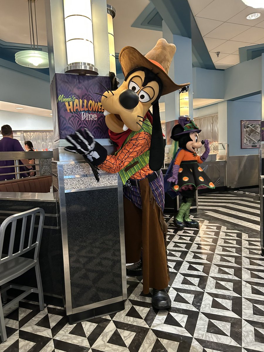 hiro0203tdl0415's tweet image. ハリウッドバイン！
ハロウィンコス🎃可愛かったです✨
 #カッシーの夏休み2025
#WDW