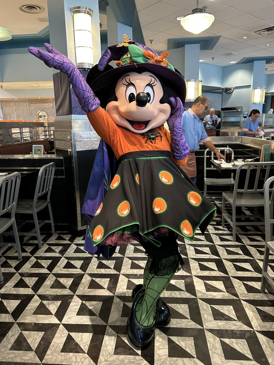 hiro0203tdl0415's tweet image. ハリウッドバイン！
ハロウィンコス🎃可愛かったです✨
 #カッシーの夏休み2025
#WDW