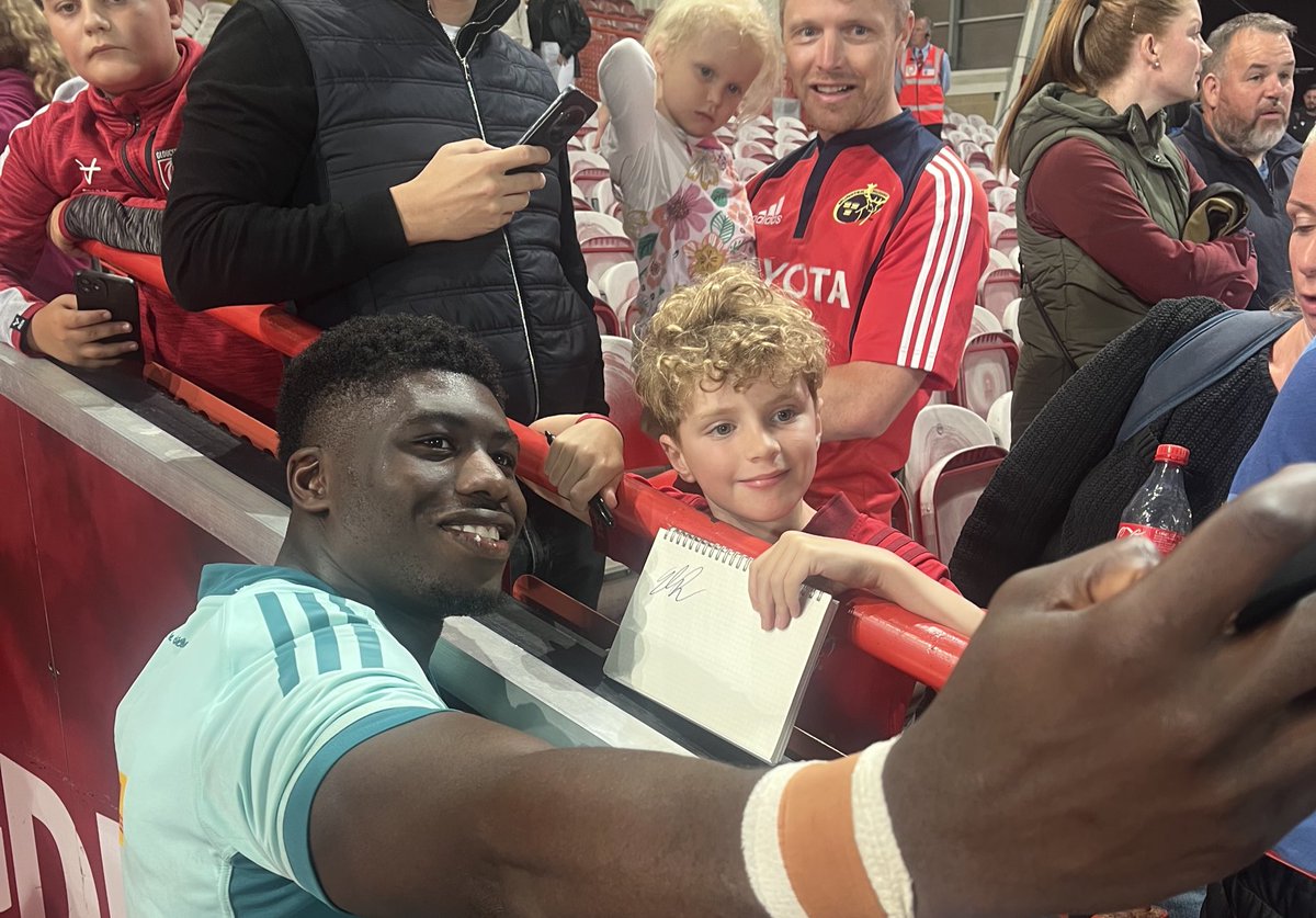 Munsterrugby's tweet photo. Everywhere we go ❤️

A massive thanks to all of our supporters who came to Kingsholm tonight 🚩

#SUAF 🔴 | #GLOvMUN https://t.co/UFnPaVWPYr