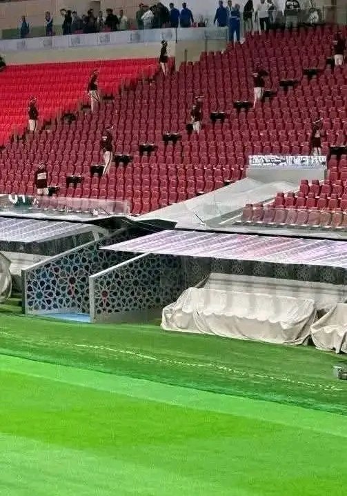 باب كتحس بيه بحالا داخل للسخون ديال شي حمام..😅