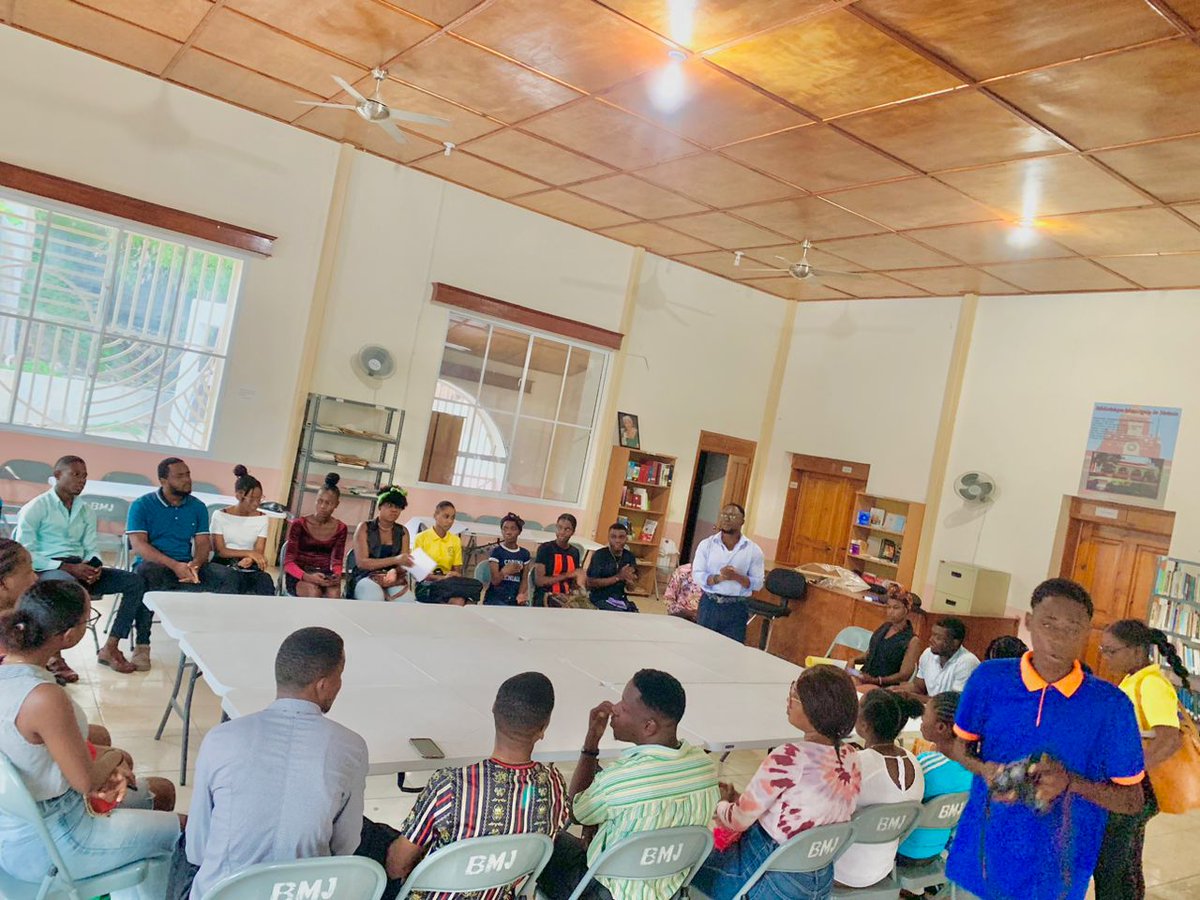 Dans le cadre du projet Espace Civique financé par <a href="/haiti_pbf/">UN Peacebuilding Fund - PBF Haiti</a>, 36 jeunes de Jérémie ont été formés par l’OCNH, du 18 au 21 août 2025. La formation portait sur la communication non violente, la gestion des conflits et la création de supports visuels.

​Le jeune Willix Vincent a