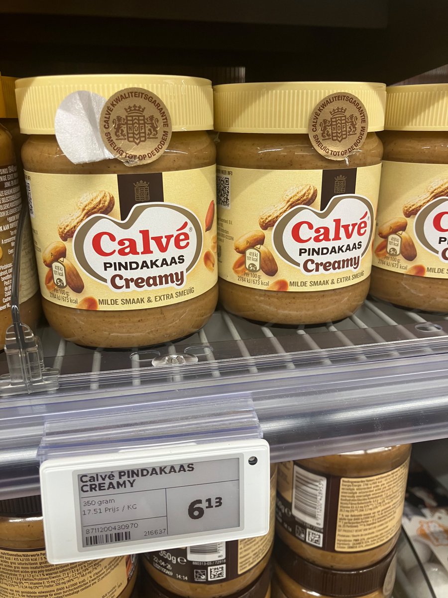 CathLouisa1976's tweet photo. Dit verschil is echt bizar
#pindakaas #lidl #jumbo #calve https://t.co/p1D56aBbwN
