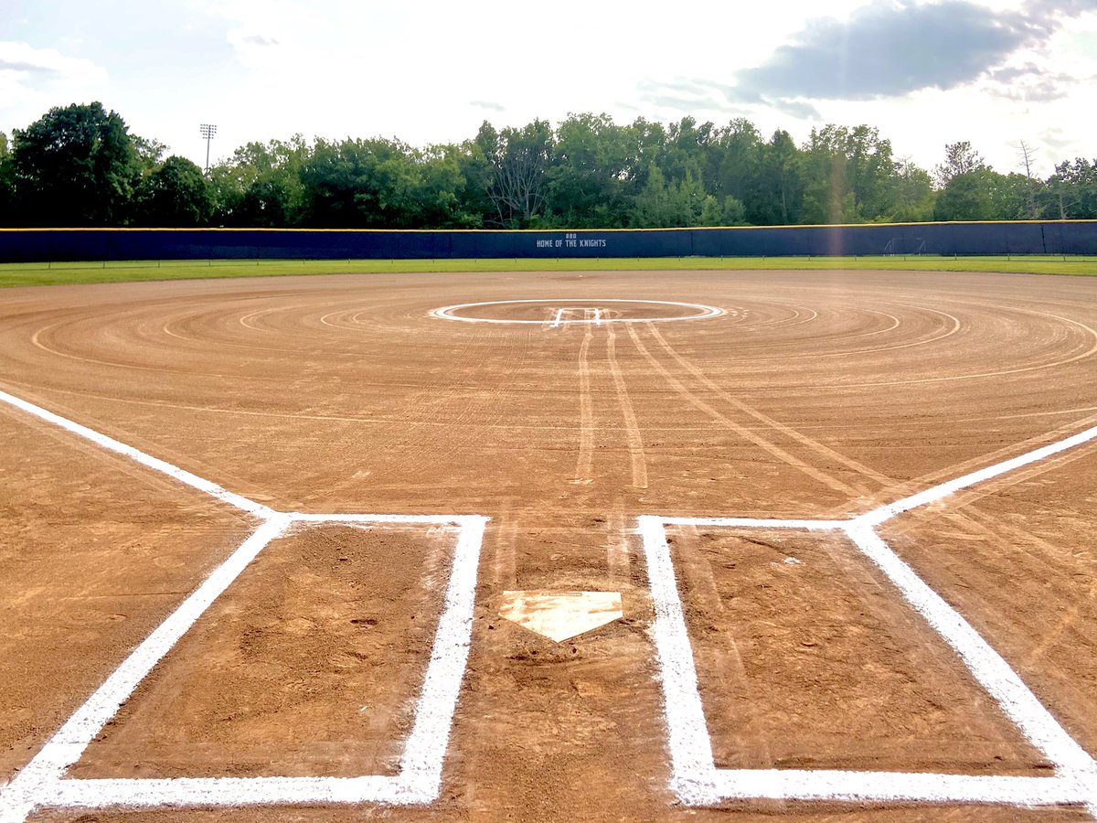 Ready for our Prospect Camp tomorrow! 

Got some much needed rain on the field, and she shaped up pretty nicely! Excited to welcome recruits to campus 🤩