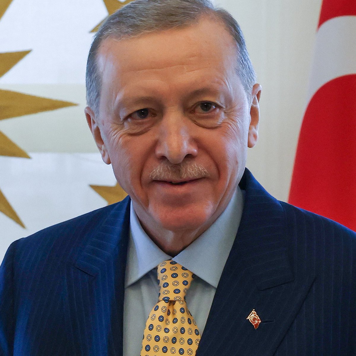 solcugazete60's tweet photo. Bakırköy Cumhuriyet Başsavcılığı, Erdoğan hakkında suç duyurusunda bulunan 3 avukat hakkında "Cumhurbaşkanı'na hakaret" suçundan 1 yıldan 4 yıla kadar hapis cezası istemiyle dava açtı. https://t.co/zANrdKxLyF