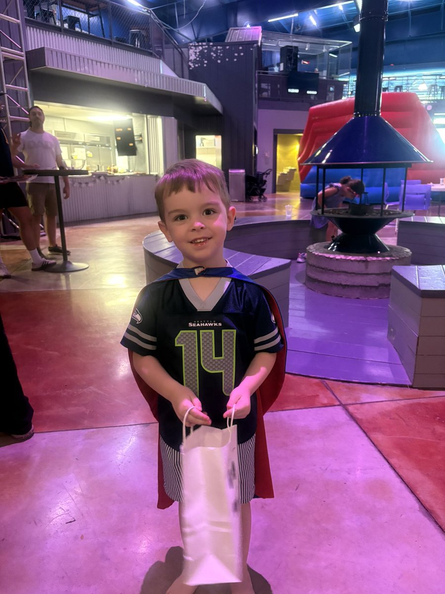 DannyWBennett's tweet image. Got to spend sometime in Indiana with Hunter, Abby, Mac and Lochlan! Celebrated Mac’s 4th birthday and able to have fun at the Children’s Museum and their church, Northview Church! Love them all so much! Grandchildren are some of God’s greatest gifts! #BigBoyMac #LadyLoch