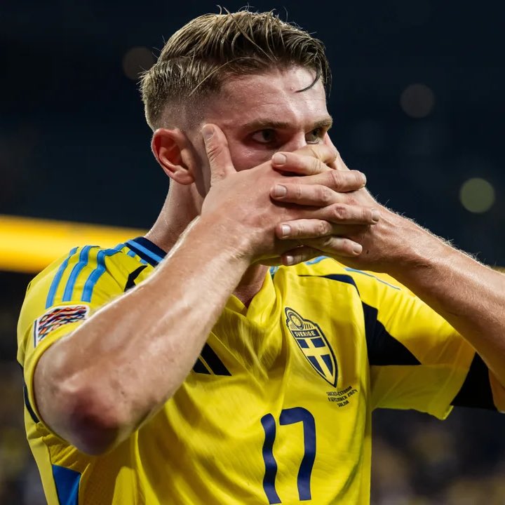 Viktor Gyokeres vs Slovenia:

0 Goals/Trampoline Assist
0 Shots 
2/15 Duels Won
20 Possessions Lost
5 Fouls

HEAVY, OVERPRICED, AND ALWAYS IN A BAG…VIKTOR GROCERIES 🙏🙏🙏