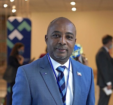 BREAKING: Congrats to Nesmy Manigat for his new GPE gig! Finally, someone with experience in creative accounting and risk management — Haiti style. GPE’s motto: ‘Empowering Education Through Endless Recycling.’ Starring N.M. #Haiti #CorruptionGoesGlobal #GPErecycles polygarchs🤣