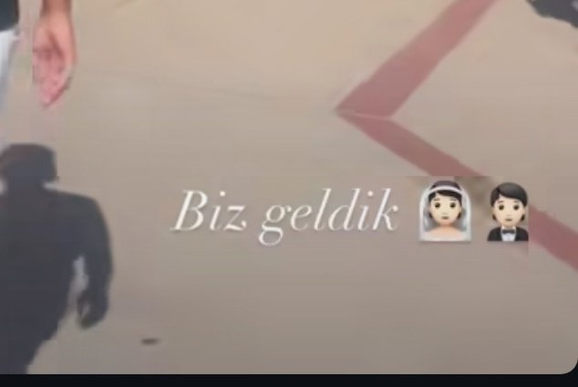 Ressam bize burda ne anlaymaya çalışmış🤫 #CağlaSimsek #KayPek #UzakŞehir