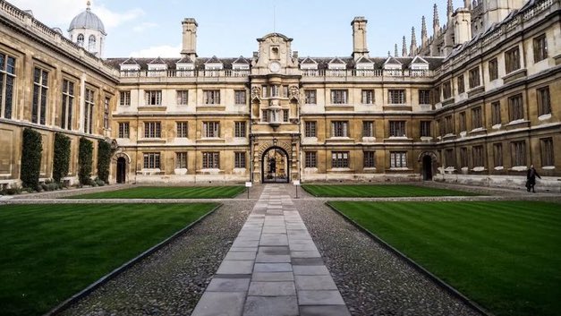 #حزمة_أفراح 
🟢 رسميًا 

جامعة #كامبريدج البريطانية، إحدى أعرق الجامعات العالمية، تحصل على الرخصة الرسمية لإقامة فرع لها في السعودية