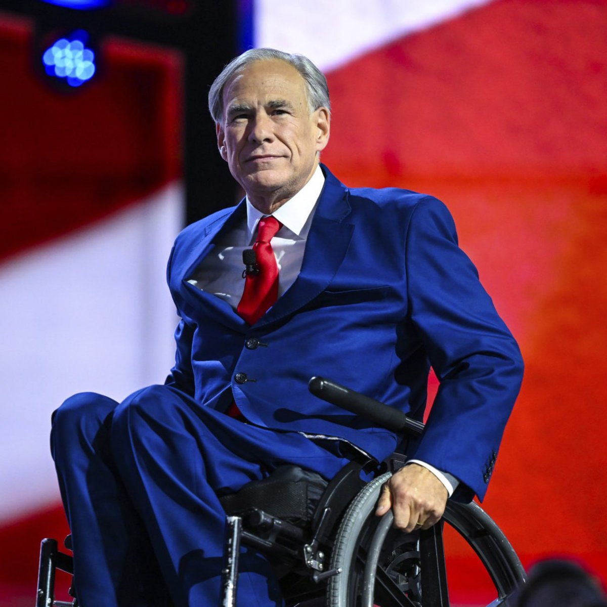 🚨BREAKING: Governor Greg Abbott has signed new laws that ban foreign adversaries like China, Russia and Iran from buying land in Texas.

Do you support this?

YES or NO?

IF you support this, Give me a THUMBS-UP👍!