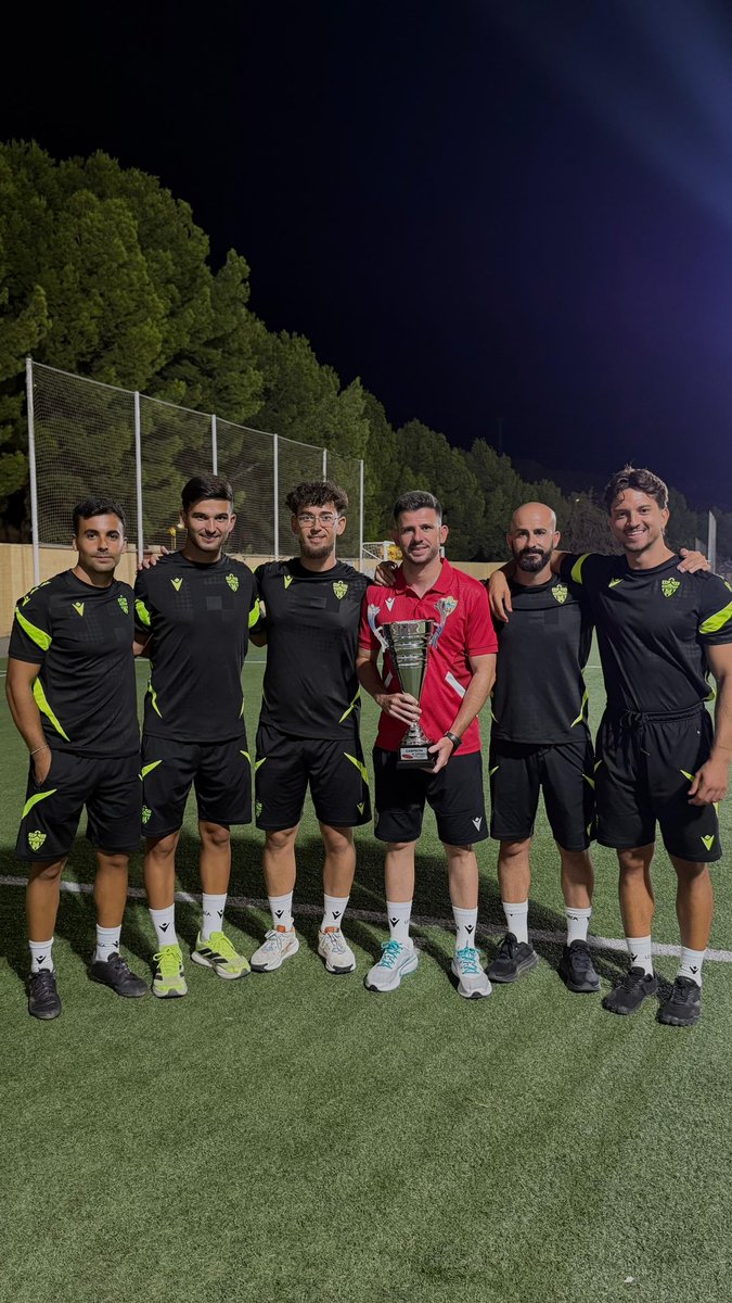 JaviPandiani's tweet image. Terminó una buena pretemporada y comenzamos una temporada ilusionante.! 🔛 25/26 ⚽️ #U16 #coach #football #mister #cadete