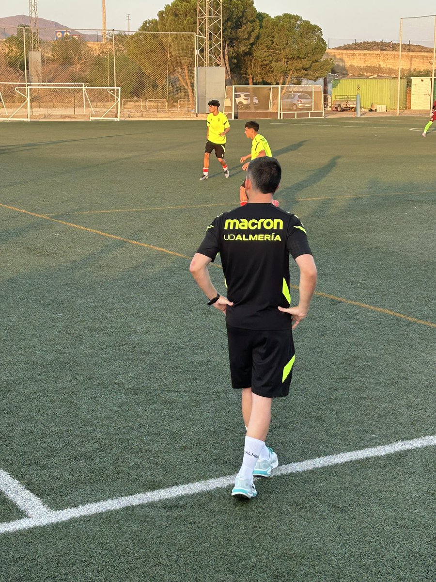 JaviPandiani's tweet image. Terminó una buena pretemporada y comenzamos una temporada ilusionante.! 🔛 25/26 ⚽️ #U16 #coach #football #mister #cadete