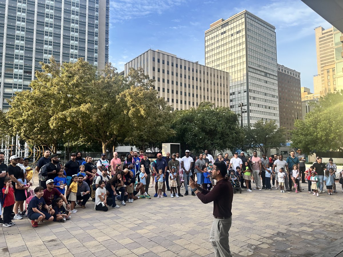 DowntownIda's tweet image. Donuts with Dad at DMA!
Incredible morning filled with smiles, laughter and love.  Thankful for the many dads (and father figures) who showed up to support their kids. A huge THANK YOU to the Dad Club of DMA for making this event so special.
 #DMAPride #DadClubDMA  #DadImpact