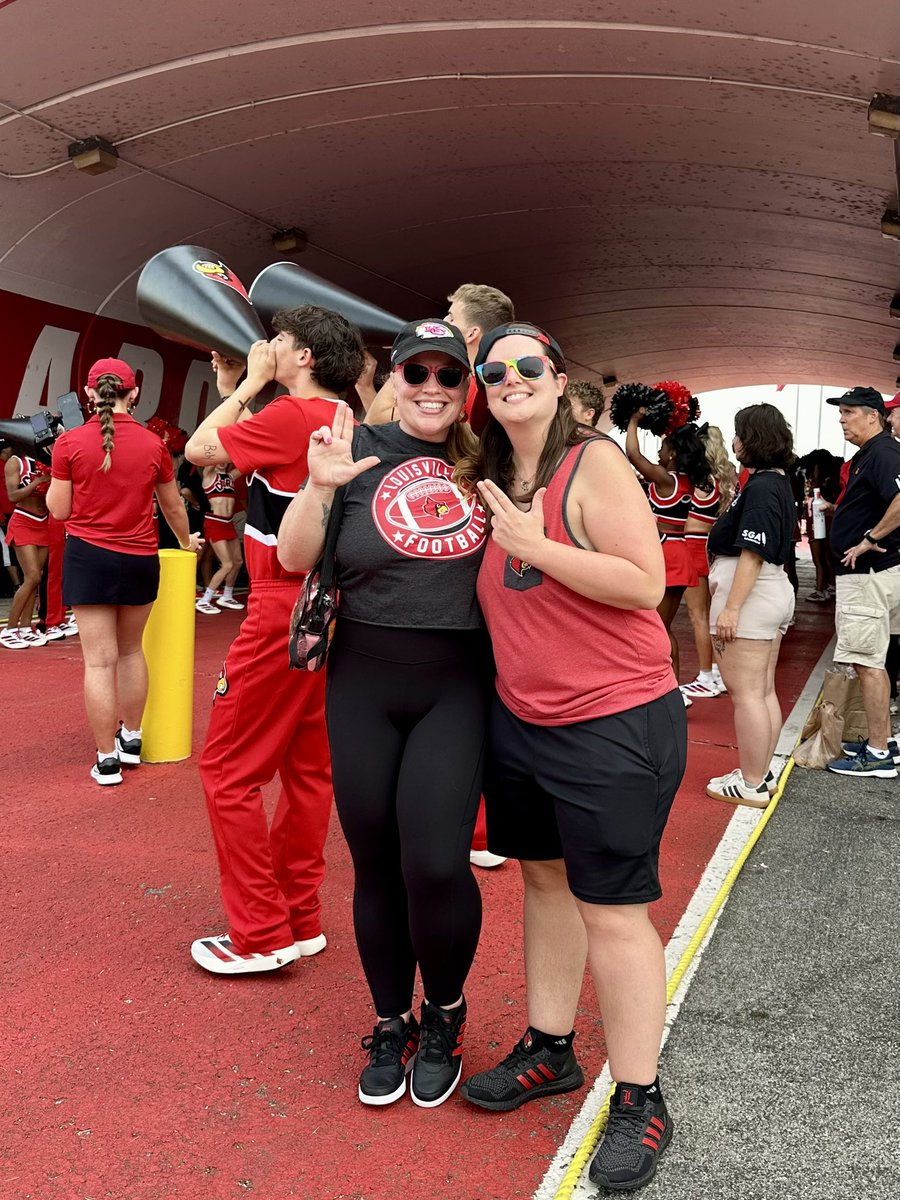 Game Day for <a href="/LouisvilleFB/">Louisville Football</a> and my 46th birthday! #GoCards