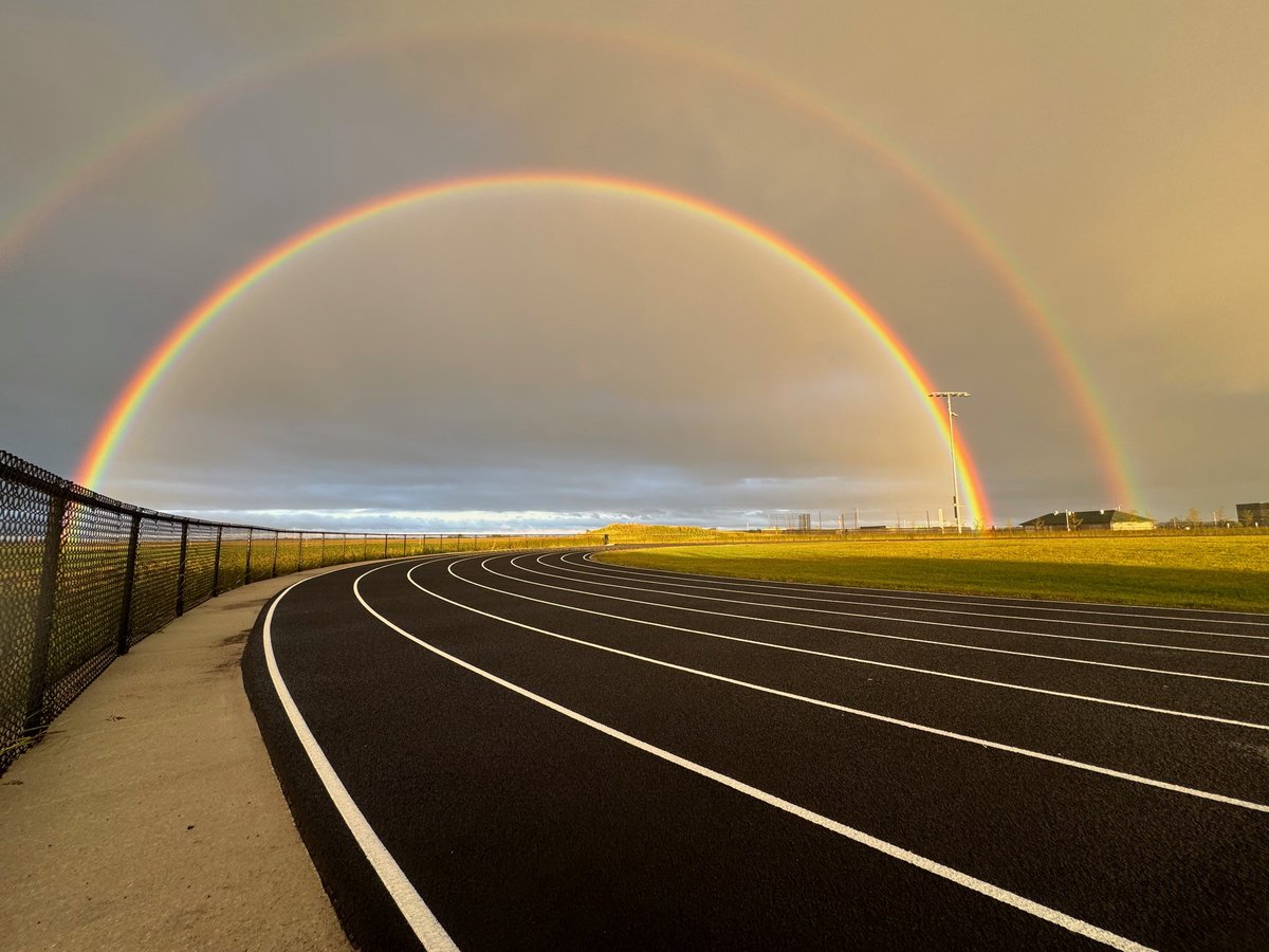 BeynonSports's tweet image. This stunning picture from Maple River HS in Minnesota has us heading into the weekend on a high note🌈Thanks to Maple River for trusting @BeynonSports with their new track!🏃Credit to our striper for his great work with both the lines and his camera.
#MakingFastLookGood #Running