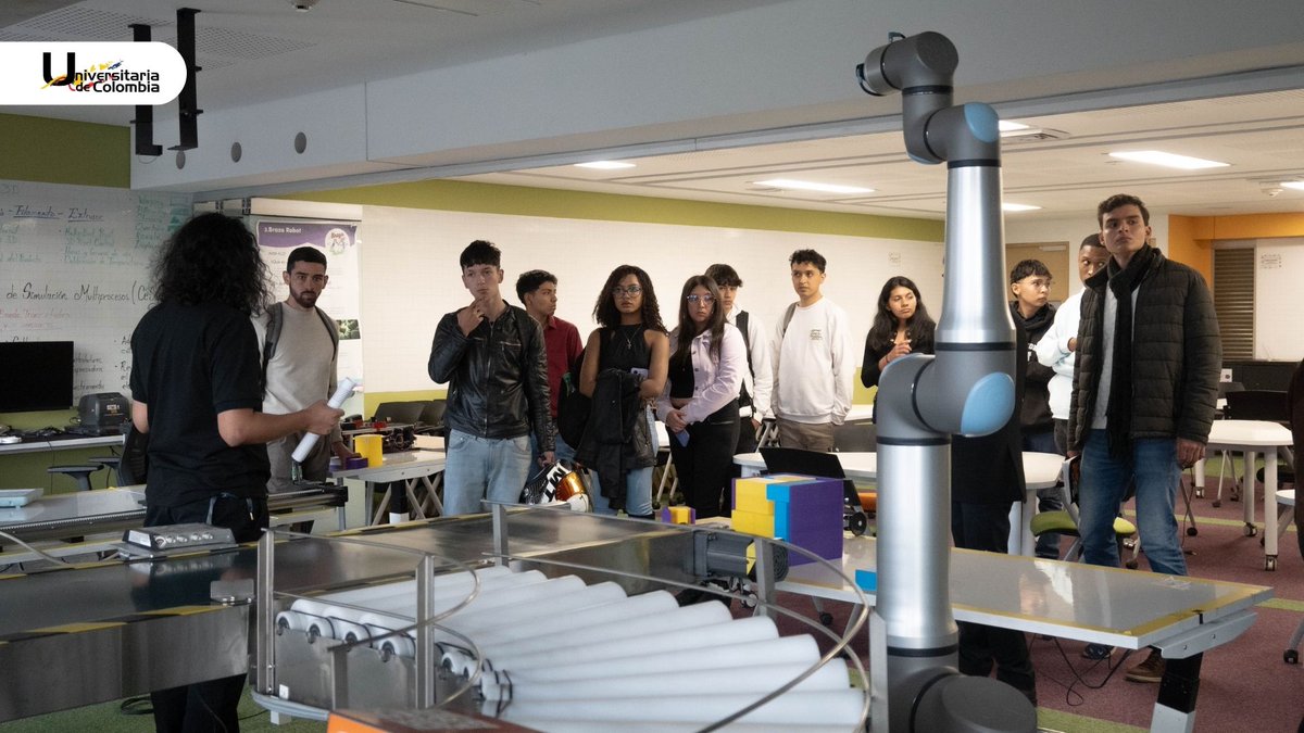 Universitariad4's tweet image. 🤝 ¡Convenio de Innovación con la U. de los Andes!
Nuestros estudiantes de la IUDC ahora podrán interactuar con Aura, un robot de última generación, y participar en el Club de Robótica y Automatización. 🚀
#IUDC #Innovación #Robótica #UAndes #Tecnología