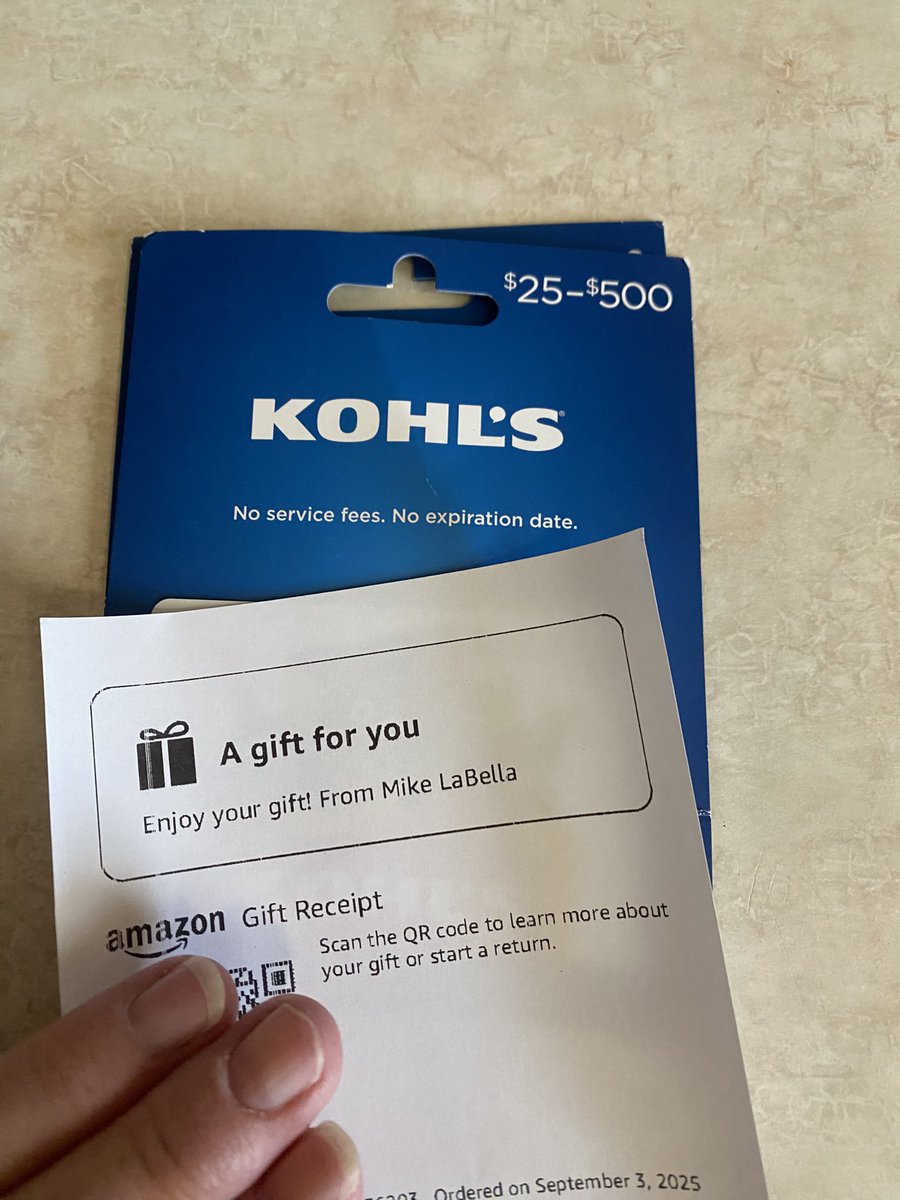 cek1234's tweet image. Thank you SO much Mike LaBella for the Kohl’s GC!  I am meeting my student &amp;amp; his mom tomorrow afternoon to help get him some jeans.  Mom cried when I told her.  We are both so grateful for you!!! Thank you, again! @coachj4592 Thank you for helping me share! 💗
