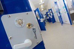 ErdingtonWMP's tweet photo. Yesterday Officers from #Kingstanding and #SuttonVesey conducted an Arrest Attempt for a Suspect who was outstanding for 10 Shoplifting offences.
The suspect has since been interviewed, charged and remanded for all 10 offences. Great result!
#TeamWorkMakesTheDreamWork https://t.co/8cM1MtKqUN