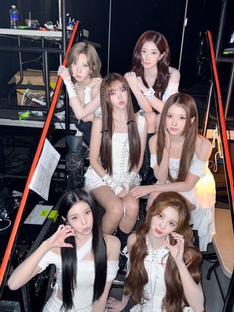 NMIXXupdates's tweet photo. [INFO] 250905

NMIXX is confirmed to release a full album in the 4th quarter of this year according to IBKS Research!!

🔗- https://t.co/uEdtXlfKw5

@NMIXX_official
#NMIXX #엔믹스💗 https://t.co/JCpL6zJlU0