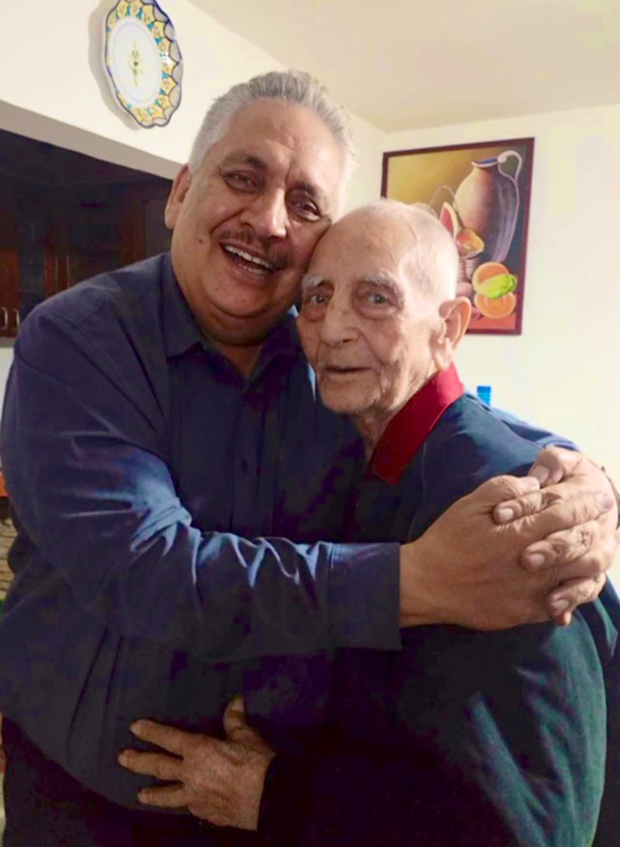 FELICIDADES PAPÁ 

Hoy Juan Alonso Acosta García, mi padre, cumple 93 años de edad.
Es una bendición tenerte con nosotros, alegre como siempre.