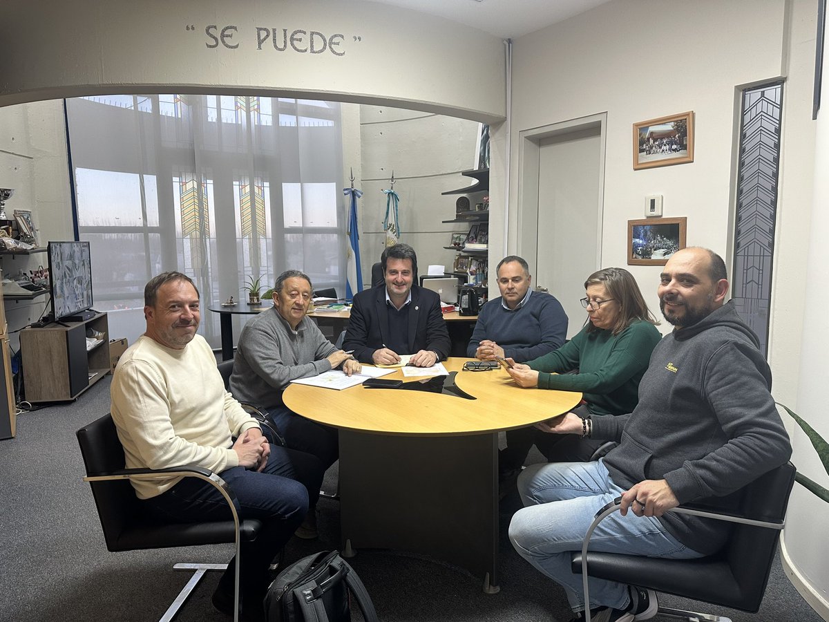 Con el intendente de Malargüe, Celso Jaque coordinamos acciones en torno al Comité de Integración del Paso Pehuenche.

Seguimos trabajando para fortalecer la conectividad internacional y potenciar el desarrollo del sur provincial.

#PasoPehuenche #IntegraciónRegional #Mendoza