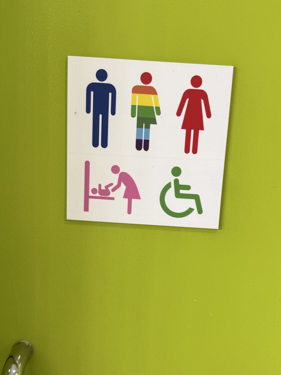 ドンキのトイレ虹色助かる😭