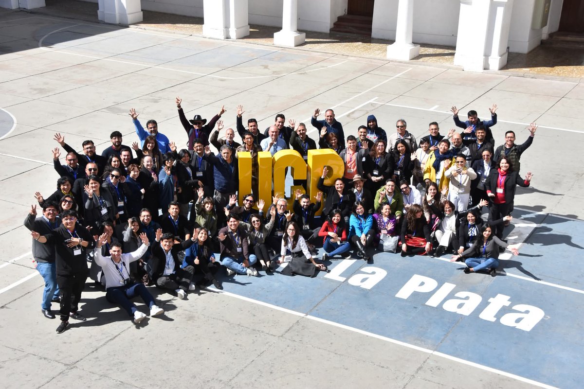 ePC_UCB's tweet image. 🎉🔬 La ePC Business School  se suma al homenaje de la U.C.B. a todos sus investigadores. Con ética, innovación y compromiso, nuestros docentes e investigadores aportan soluciones y esperanza para Bolivia 🇧🇴✨.

🔗 Ver mensaje completo: ucb.edu.bo/dia-del-invest…

#ePCUCB