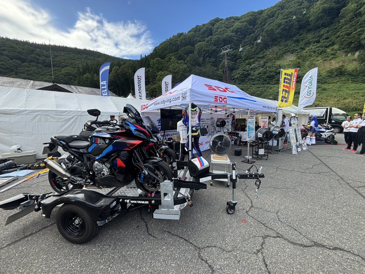 showa0464's tweet photo. 今回はどどん！とトレーラーに積んで展示しています！
ぜひお立ち寄りください♪
#BMW motorrad days https://t.co/3AMSLSw5Yd