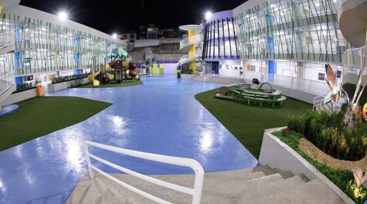 Villalpando (@irma_vh) on Twitter photo Imitar aulas extranjeras es una práctica común de algunas escuelas privadas. El espacio y la infraestructura es SECUNDARIO. 
Lo ESENCIAL es la calidad de la relación vinculante, (intelectual y formativa) entre el docente y su estudiante, pero claro eso no vende a los padres. Imitar aulas extranjeras es una práctica común de algunas escuelas privadas. El espacio y la infraestructura es SECUNDARIO. 
Lo ESENCIAL es la calidad de la relación vinculante, (intelectual y formativa) entre el docente y su estudiante, pero claro eso no vende a los padres.