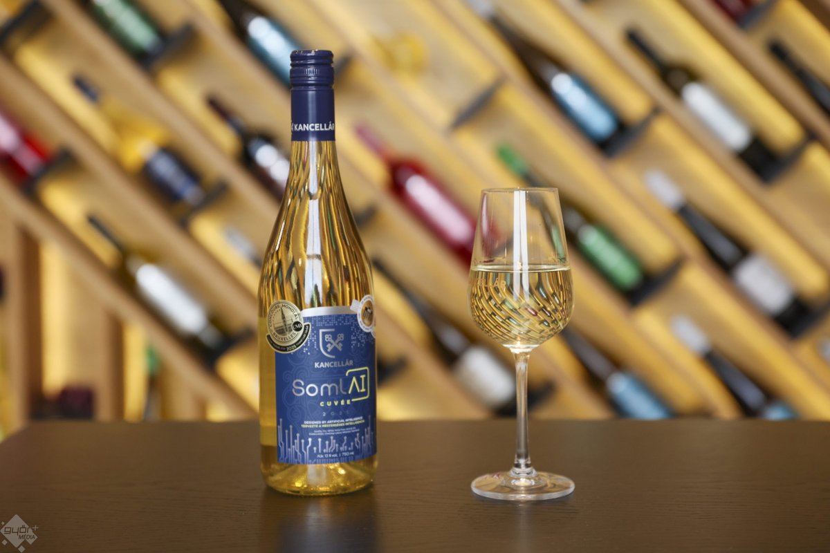 Hungary’s SomlAI 2021 just stunned the world at the 2025 Global Wine Awards.

A daring fusion of volcanic terroir, tradition, and AI innovation — proof that the future of fine wine might already be in the glass.

Read more 👉 luxfanzine.com/hungarys-somla…
#WineAwards #SomlAI