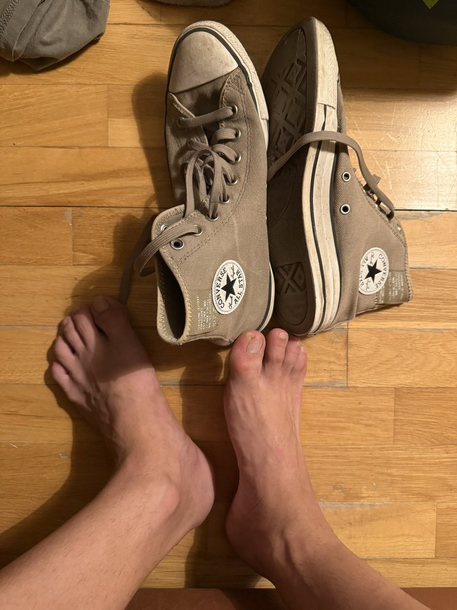 Master14398's tweet image. I’ve been wearing these shoes all day and my feet need a good sniff 👣 #feet #malefeet #soles #shoes #socks #feetworshi̇p