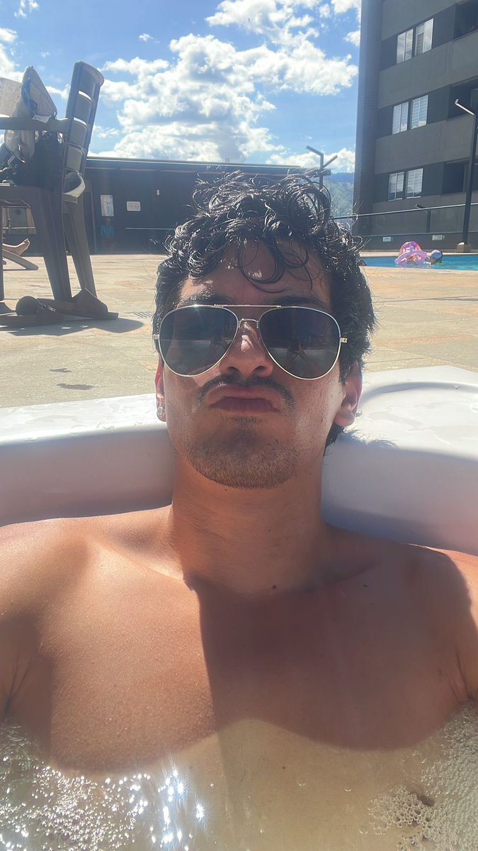 BBBeachBoy's tweet photo. Wanna join me here? https://t.co/FFFKJXrgUH