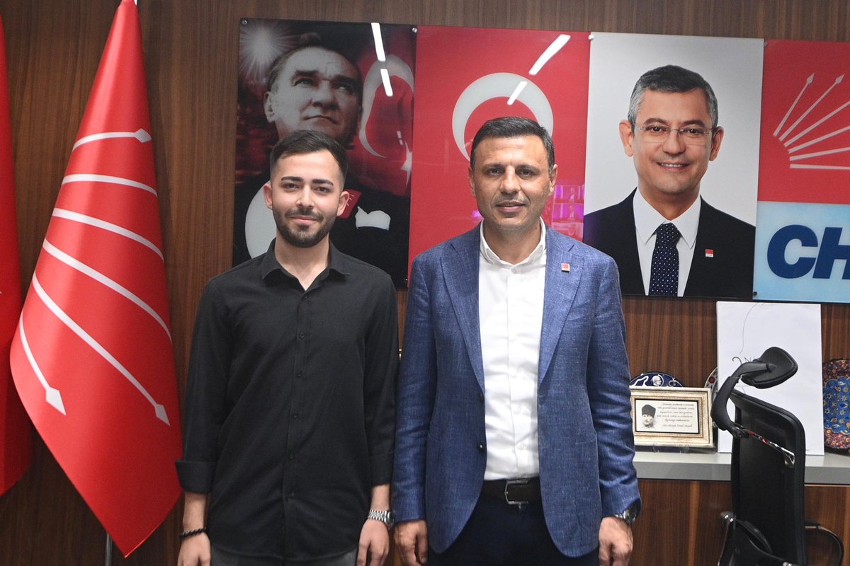 Cumhuriyet Halk Partisi halktır, halkın evidir, baba ocağıdır. Teslim alınamaz!
<a href="/ozgurcelikchp/">Özgür Çelik</a>