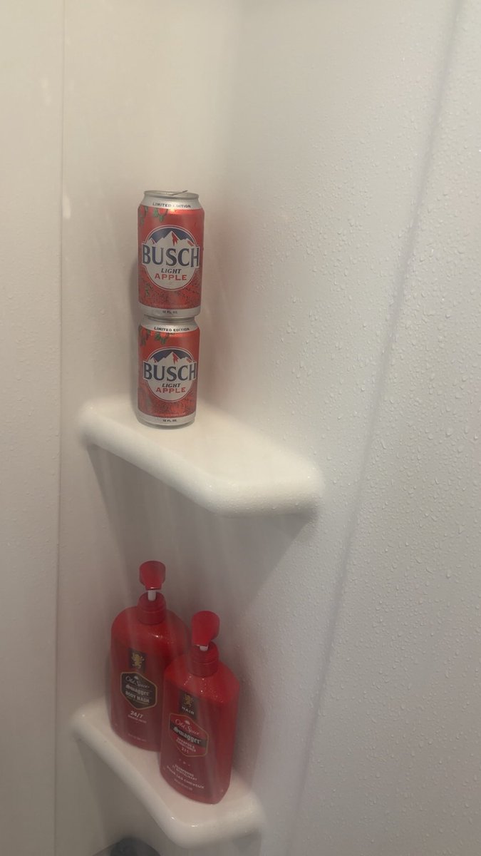 cecil_cruz_IV's tweet photo. Shower Bapples and old spice swagger can the vibes get any better🤷♂️🤷♂️ #bapple #showerbeers #ferdafriday https://t.co/sssBbnyBBx