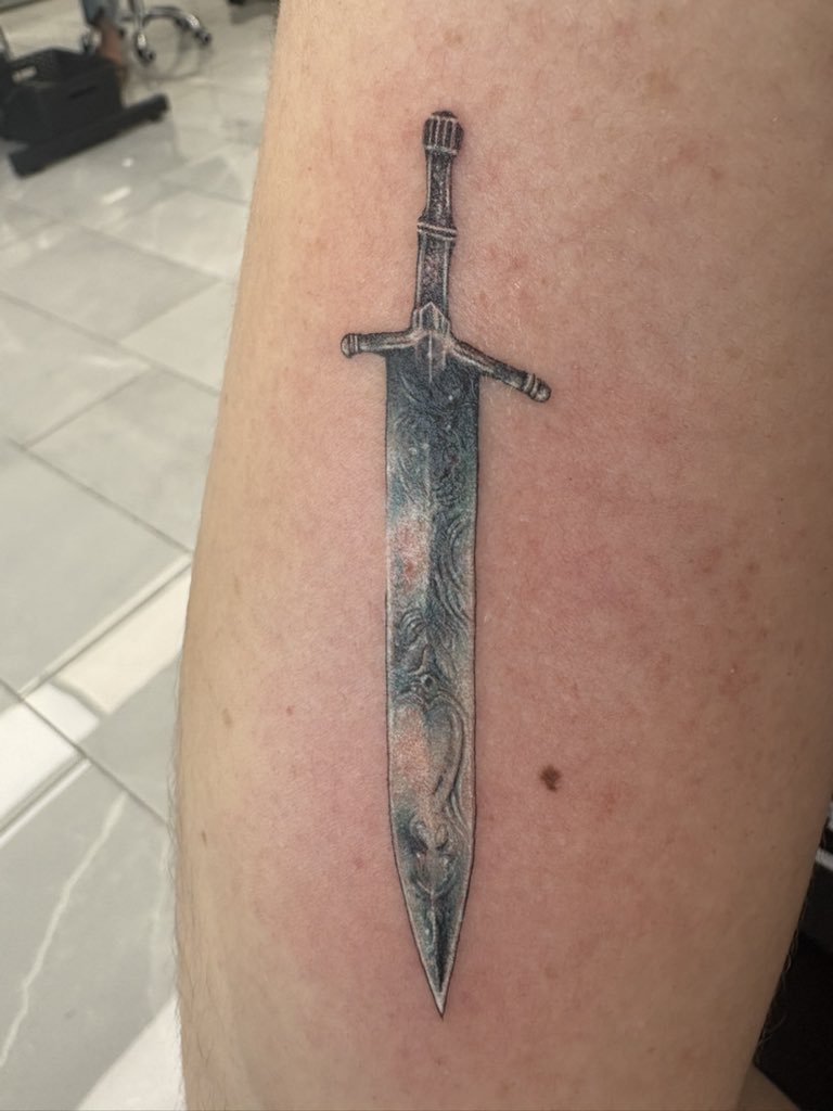 In love with my holy moonlight sword tattoo #bloodborne