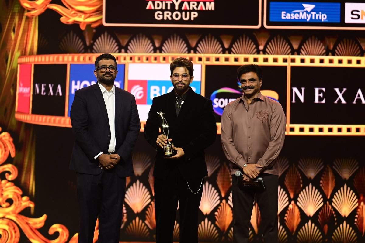 SIIMA (@siima) on Twitter photo Pushpa ante National anukuntiva..international! <a href="/alluarjun/">Allu Arjun</a> bags the BEST Actor Leading (Male) - Telugu at SIIMA 2025.
๐ 5th & 6th September
๐ Dubai Exhibition Centre, EXPO City
๐ Book Now at Platinumlist.net
Dubai Local Partner: #truckersuae
#NEXASIIMA #SIIMAinDubai Pushpa ante National anukuntiva..international! <a href="/alluarjun/">Allu Arjun</a> bags the BEST Actor Leading (Male) - Telugu at SIIMA 2025.
๐ 5th & 6th September
๐ Dubai Exhibition Centre, EXPO City
๐ Book Now at Platinumlist.net
Dubai Local Partner: #truckersuae
#NEXASIIMA #SIIMAinDubai