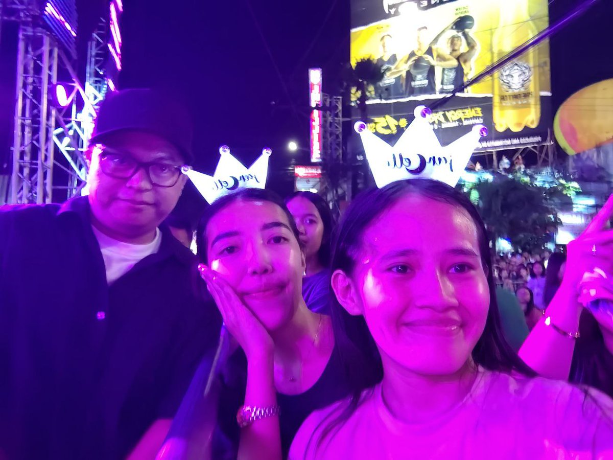 reislns_'s tweet photo. with tito bort💙 https://t.co/BNHvQrFkRy