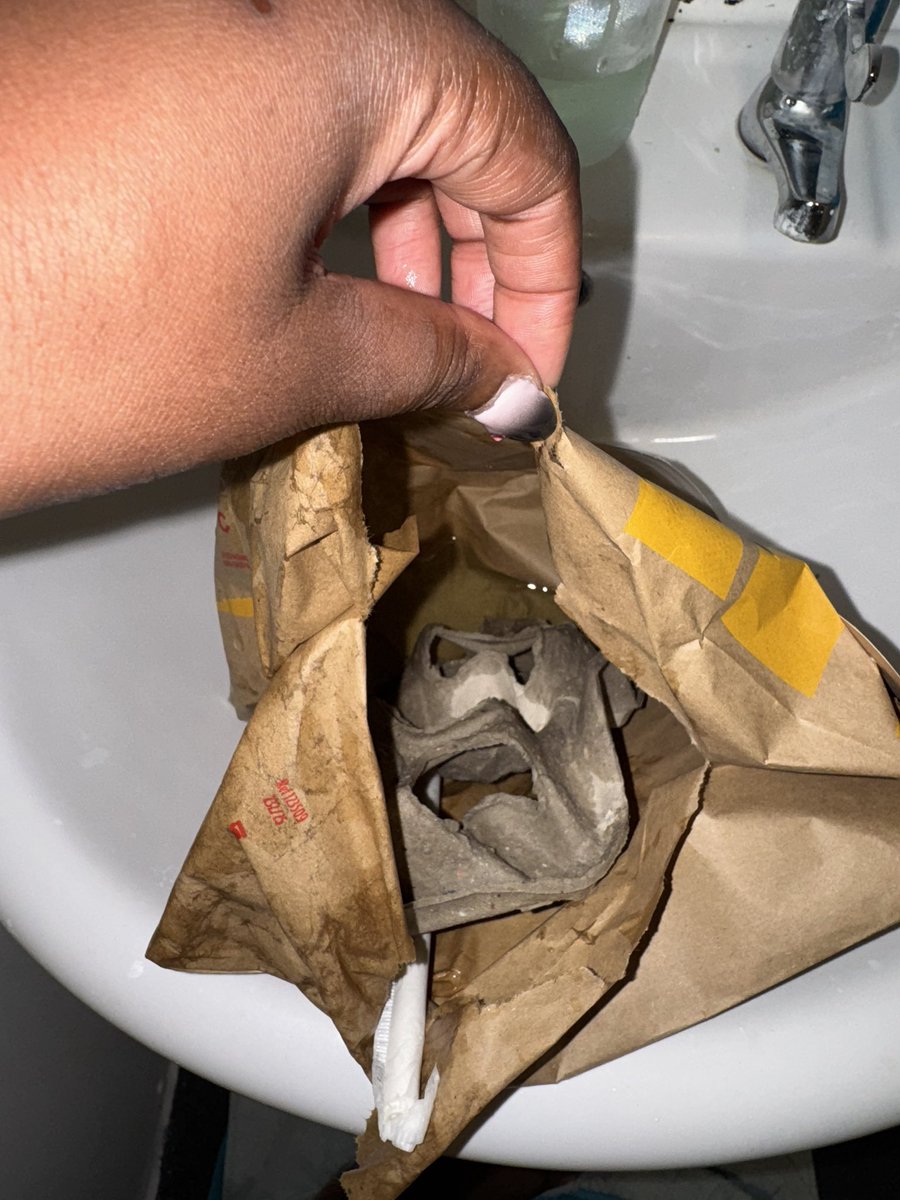 naiahga's tweet photo. @ubereats_uk I ordered McDonald’s through the McDonald’s  app. My drink came sideways in the bag leaving 80% of the contents leaking though the bag. I’ve tried to raise this via ur app but it’s not working. Not happy please respond https://t.co/cmO6YQm3iJ