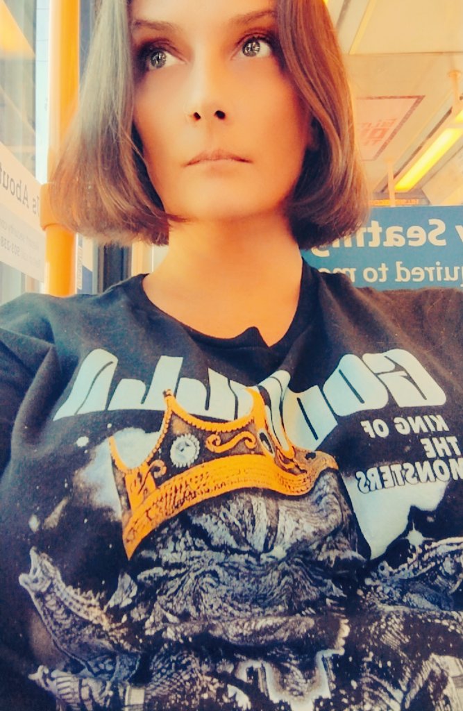 Making my way downtown🎶

Walking fast, faces pass and I'm homebound 🎶