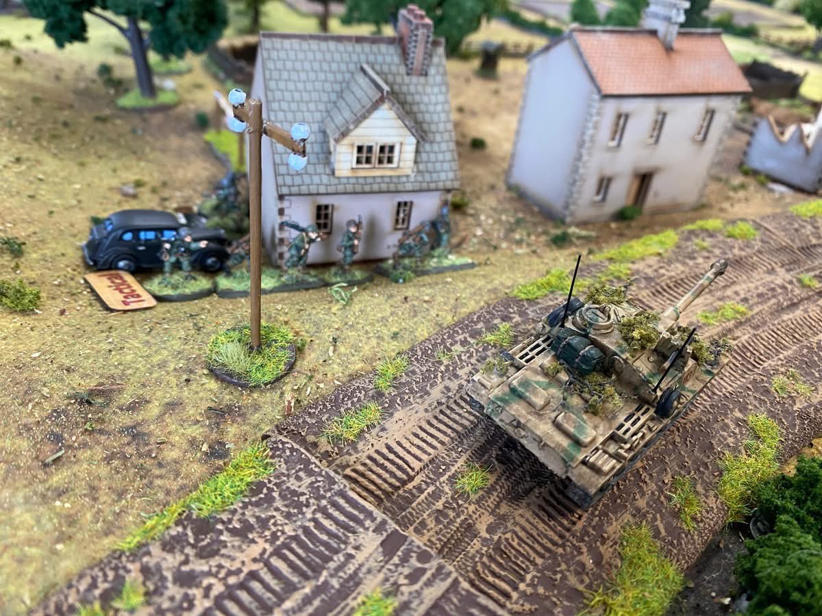 CigarBoxBattle's tweet image. Great looking Chain of Command game by William Thorpe! #miniaturewargaming #cigarboxbattlemats #ChainOfCommand #toofatlardies