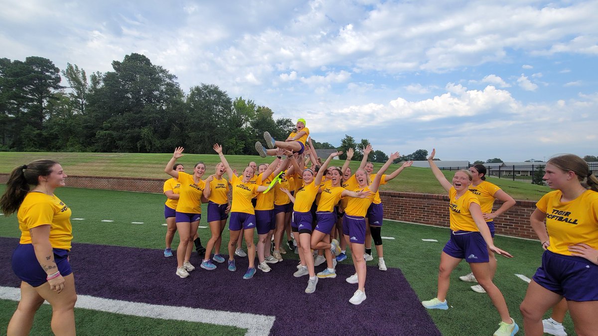 Ouachita Softball (@ouachitasb) on Twitter photo Wow! What an amazing week. HEART Week is over! Thank you to <a href="/OuachitaFB/">Ouachita Football</a> for the hospitality this afternoonπ€π
#RollTigs π
1st Corinthians 9:24
#PE Wow! What an amazing week. HEART Week is over! Thank you to <a href="/OuachitaFB/">Ouachita Football</a> for the hospitality this afternoonπ€π
#RollTigs π
1st Corinthians 9:24
#PE