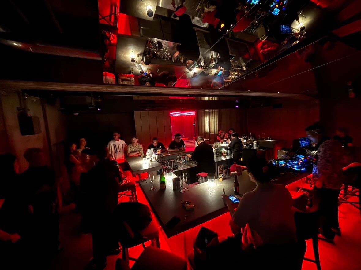 ann_akane's tweet photo. AREA51の偶数木曜パーティーは
Jpop×Kpopの믹ミというDJイベントで🎧
私はKpop担当なんですが自分の得意分野がSMent全般でしてかつシズニでございます💚
なので全シズニのみなさまも全Kpopペンも安心して遊びに来てくださいまし！
ちなDJの始まりはトン&amp;BoAパイセン,遡ることH.O.T,神話まで可能です◎ https://t.co/4TfS43HT95